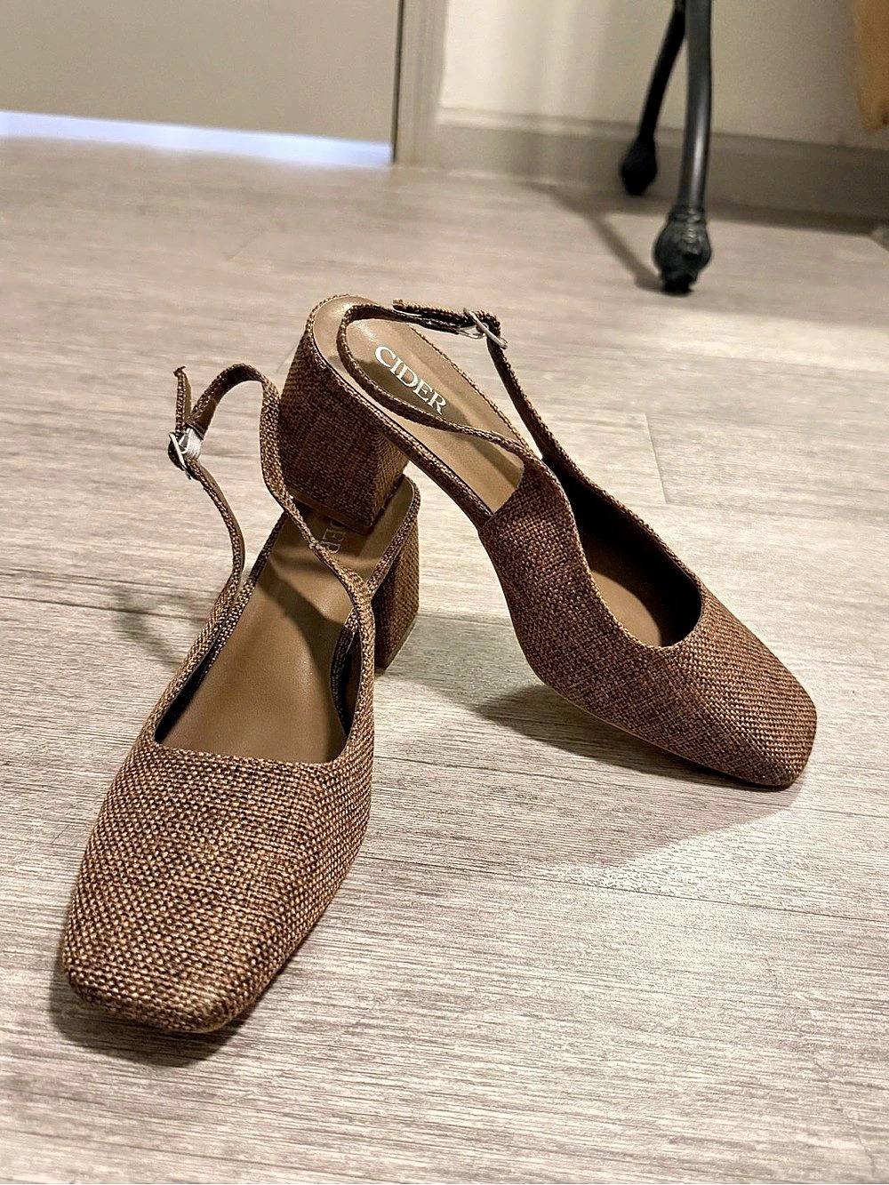 CHLOE Textured Block Heel Shoes in Brown